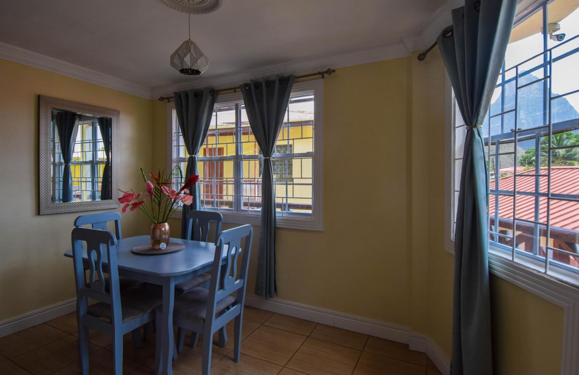 Sea Piton View Apartment- Location, Convenience, Modern Living Soufrière Kültér fotó